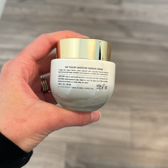 BYROE Oat Yogurt Moisture Barrier Cream - Picture 3 of 7